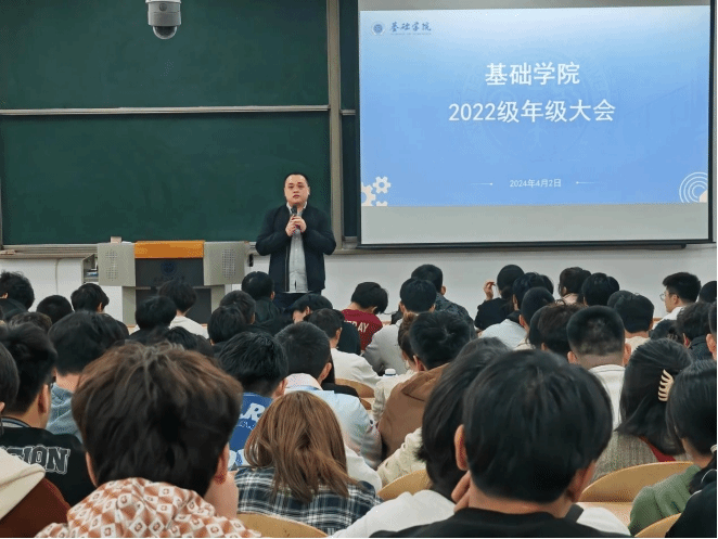 皖江工学院薛文图片